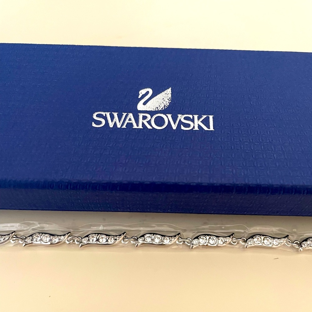 BRAND NEW SWAROVSKI BRACELET